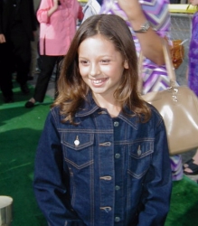 Photos de Mackenzie Rosman - Summer Catch Premiere 08.22.2001 - 6